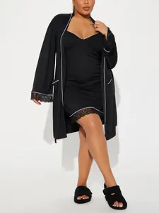 Élégant ensemble de pyjama noir grande taille avec nuisette en dentelle et peignoir assorti