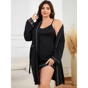 Ensemble nuisette et peignoir grande taille noir avec bordure en dentelle et passepoil