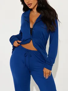 Ensemble pyjama deux pièces bleu roi pour femmes avec liseré noir et manches longues