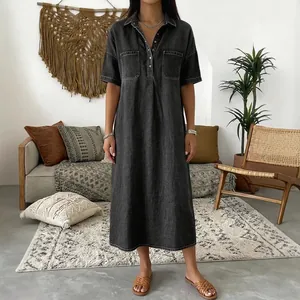 Robe midi décontractée en denim d'imitation avec col en V et manches courtes à poches