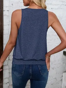 Vue arrière détaillée d'un débardeur décontracté bleu chiné sans manches pour femme.