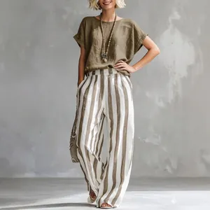 Conjunto casual de dos piezas para mujer con top de cuello redondo y pantalón de rayas