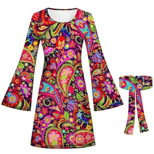 Vestido de disfraz hippie retro para mujer con estampado paisley psicodélico y mangas acampanadas