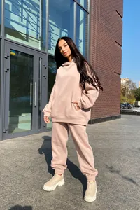 Ensemble de survêtement deux pièces rose poudré avec sweat à capuche pour femmes