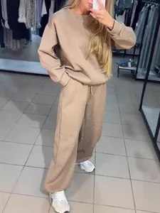 Ensemble de survêtement décontracté pour femme avec strass et col rond à manches longues