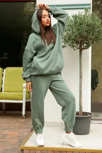 Ensemble deux pièces sweat à capuche et pantalon de jogging vert sauge élégant