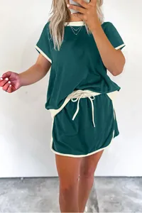 Conjunto casual de dos piezas de verano para mujer con ribetes de contraste y camiseta