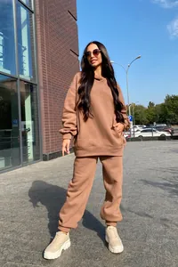 Ensemble de survêtement à capuche marron surdimensionné et jogging assorti pour femme