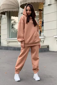 Ensemble sweat à capuche et pantalon de jogging pêche dans un style urbain décontracté