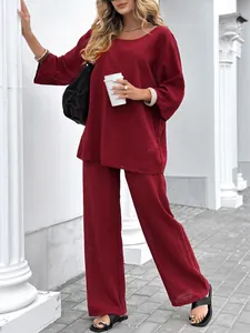 Ensemble 2 pièces décontracté femme en coton et lin bordeaux avec haut col rond et pantalon