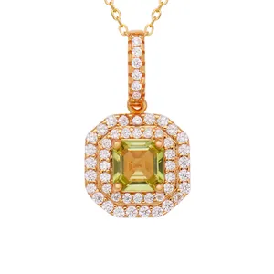Elegante S925 zilveren vergulde ketting met vierkante gele citrien hanger en halo detail
