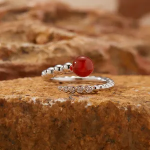 S925 Sterling Silber offener Ring mit rotem Achat und funkelnden Zirkonia Kristallen
