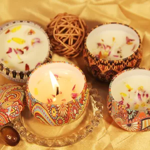 Candela Profumata per Aromaterapia in Latta Stile Bohémien Mandala Cera di Soia Con Fiori Secchi Profumo per la Casa Regalo Decorazione