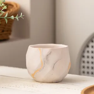Moderner Keramik-Sukkulententopf mit Marmormuster und Diamantform für Desktop-Dekor