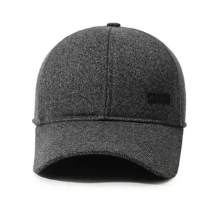 Herren Winter Baseballkappe aus grauem strukturiertem Wollstoff mit warmem Ohrenschutz
