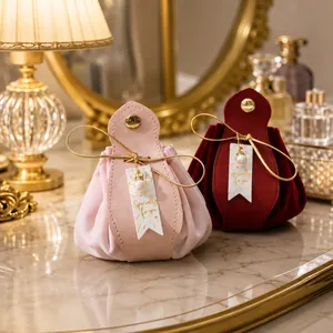 Samt PU Leder Hochzeit Gastgeschenk Beutel Kordelzug Süßigkeiten Geschenkbeutel Mit Künstliche Perlenanhänger Knopfverschluss