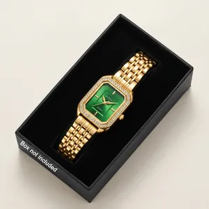 Orologio al quarzo da donna in oro con quadrante verde e cassa quadrata con diamanti.