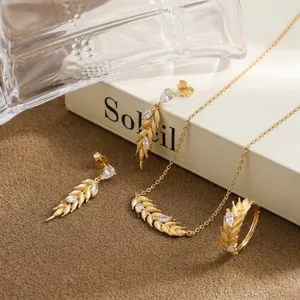 Elegantes Weizenähren-Schmuckset mit Zirkon-Inlays und gebürstetem Gold-Finish.