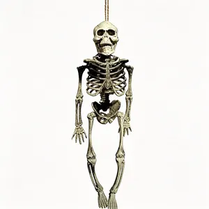 Realistisches hängendes Kunststoffskelett für Halloween, Gruselhaus und Bar Dekorationen