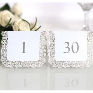 Marque-places en Papier Perlé Découpé au Laser Cartes de Numéro de Table de Mariage Cartes de Table Creuses en Dentelle Européenne Pour Fête