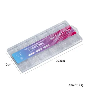 Detailansicht von 600 kurzen transparenten Softgel-Nagelspitzen in Box mit 12 Größen