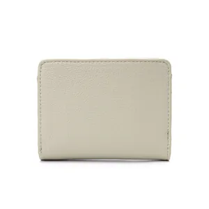 Vista frontale di un elegante portafoglio corto da donna in pelle PU beige con cuciture