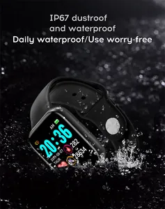 Detailansicht des wasserdichten Y68 Fitness-Trackers IP67 mit Wasserspritzeffekt