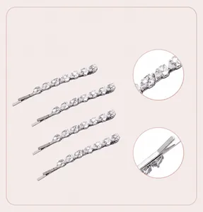 Detail van luxe hartvormige zirkoon haarspelden set met gegalvaniseerde afwerking