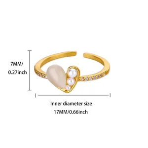Detailansicht mit 17 mm Innendurchmesser des herzförmigen 18K Goldrings
