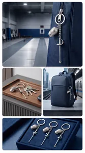 Llavero de esgrima con colgante de máscara y espada para bolsos y regalo