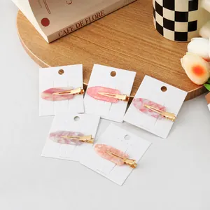 Set of cherry blossom pink no-trace hair clips in Japanese and Korean minimalist style