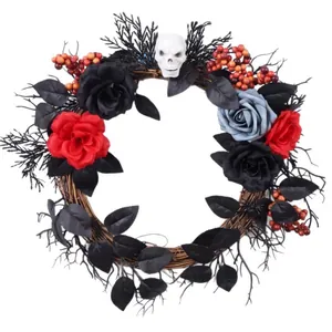 Couronne d'Halloween gothique avec crâne et roses pour une décoration de porte sombre