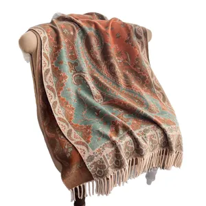 Dicker Schal im Vintage-Ethno-Stil mit Paisley-Muster und langen Fransen für Damen