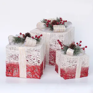 3er-Set leuchtende weiß-rote Weihnachtsgeschenkboxen mit Tannenzapfen und Beeren