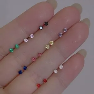Mini gekleurde zirkonia oorknopjes met 4-klauw zetting in fijn S925 zilveren afwerking