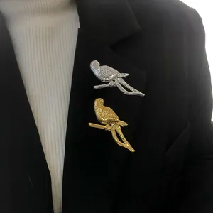 Parrot Brooch Pin Alloy Electroplated Bird Badge For Men Women Suit Jacket Minimalist Elegant Animal Accessory Jewelry Gift