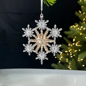 Eleganter transparenter Acryl-Schneeflocken-Anhänger mit goldenen Pailletten für Tannen