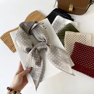 Elegante foulard quadrato in raso a pois stile francese in vari colori classici