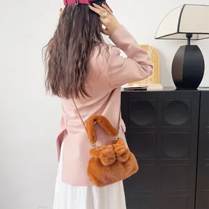 Stilvolle braune flauschige Kunstpelz-Handtasche mit Schleife für Herbst und Winter