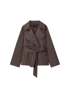 Elegante gabardina corta marrón para mujer con cuello de solapa y cinturón ajustable
