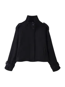 Élégant manteau court en laine noir avec col montant et épaulettes pour femmes.