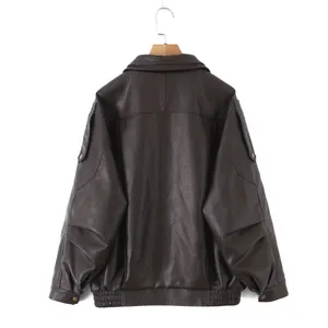 Vista trasera de chaqueta de cuero marrón oversize vintage con diseño de doble cuello