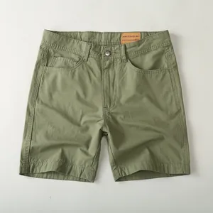 Classic men's olive green cotton cargo shorts with vintage casual design