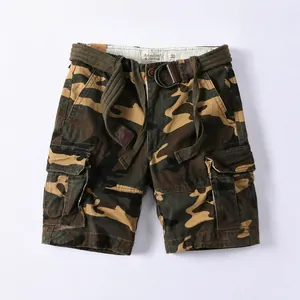 Lockere Herren-Cargoshorts mit Camouflage-Muster, Webgürtel und Knopfleiste-Detail