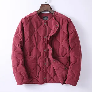 Chaqueta acolchada bordeaux vintage M65 con cierre de botones y bolsillos