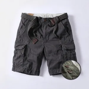 Modische Herren Cargo-Shorts in Dunkelgrau mit Gürtel und praktischem Knopfleiste-Detail