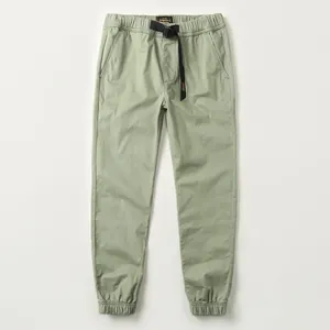 Retro Outdoor-Jogginghose aus Baumwolle für Herren in Salbeigrün mit Gürtel