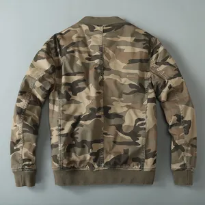 Chaqueta bomber de camuflaje vintage para hombre con cuello alto y ribete de canalé