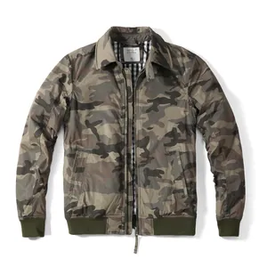 Giacca mimetica casual vintage da uomo con cerniera, revers e polsini a coste