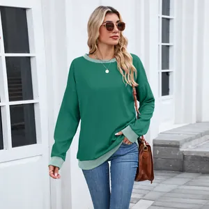 Sweat-shirt vert décontracté pour femmes avec col rond et finitions côtelées contrastées